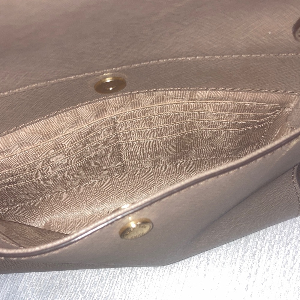 Geniune  MICHAEL by Micheal Kors Large Jet Set  Tote  with multiple organizers! - Picture 5 of 17